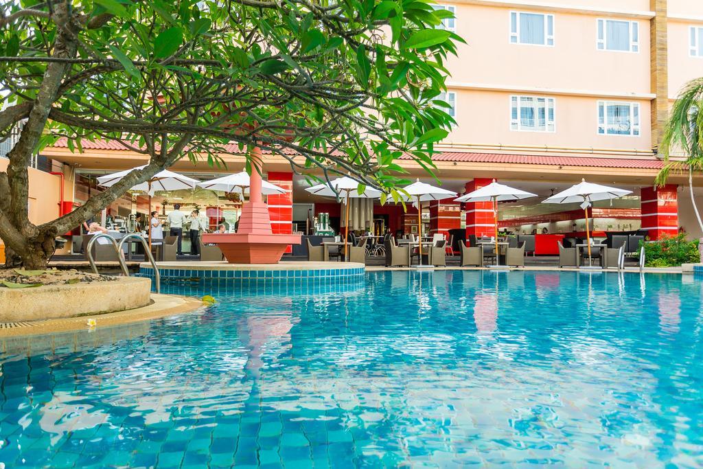 Nova Platinum Hotel Pattaya Exterior photo